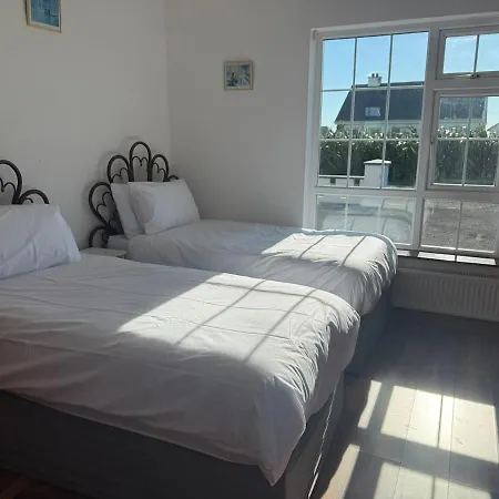 בית נופש Denmar Spacious Coastal Bungaow